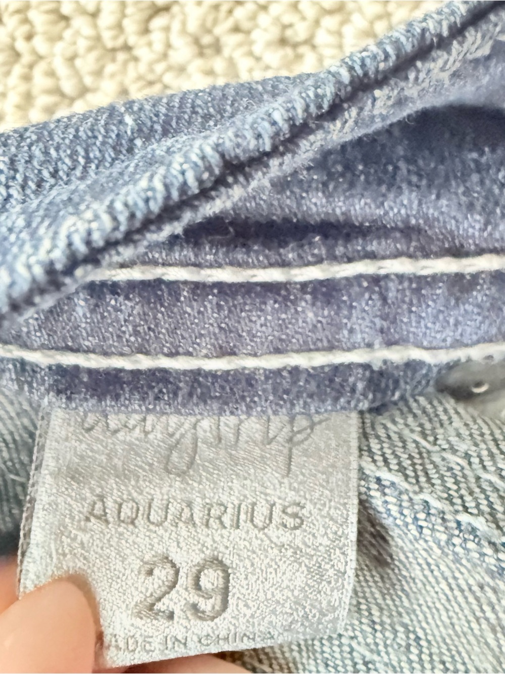 Daytrip Women's Light Blue Capri Low rise Jeans with Contrast Stitching - Picture 7 of 7